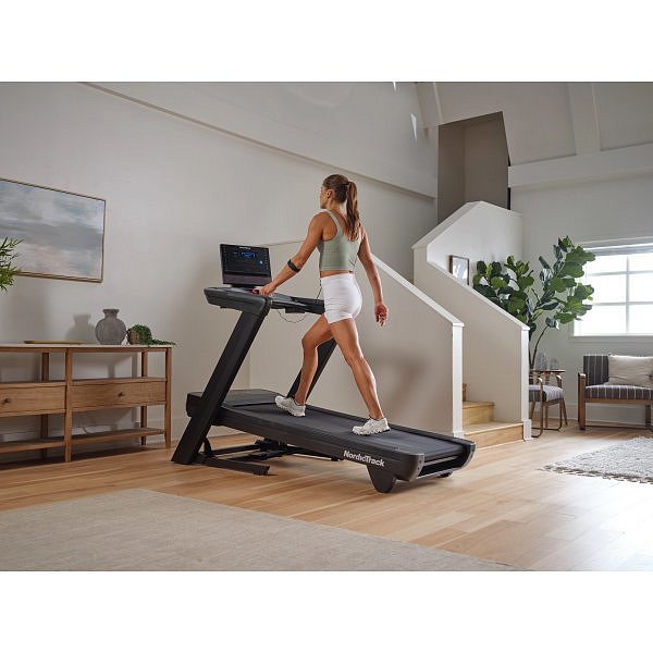 Běžecký pás NORDICTRACK Commercial LE
