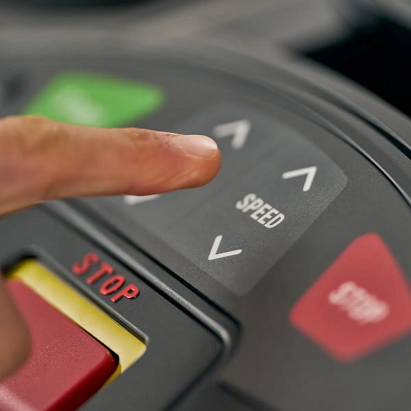 Běžecký pás HAMMER MAXIMUM TR 8000