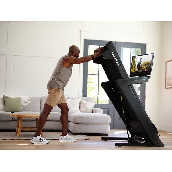 Běžecký pás NORDICTRACK Commercial 2450